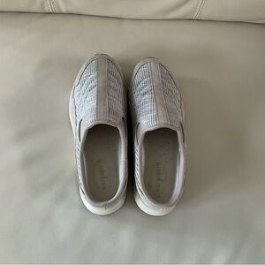 Easy Spirit Traveltime Clogs, Size 7.5 M